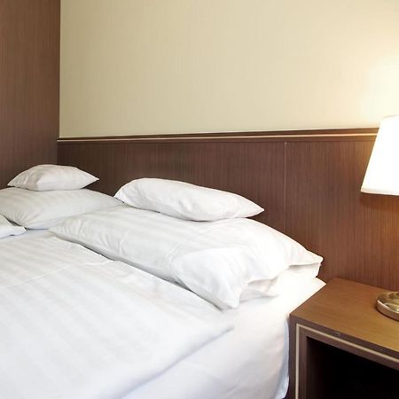 Corvin Apartman Gyula Bagian luar foto