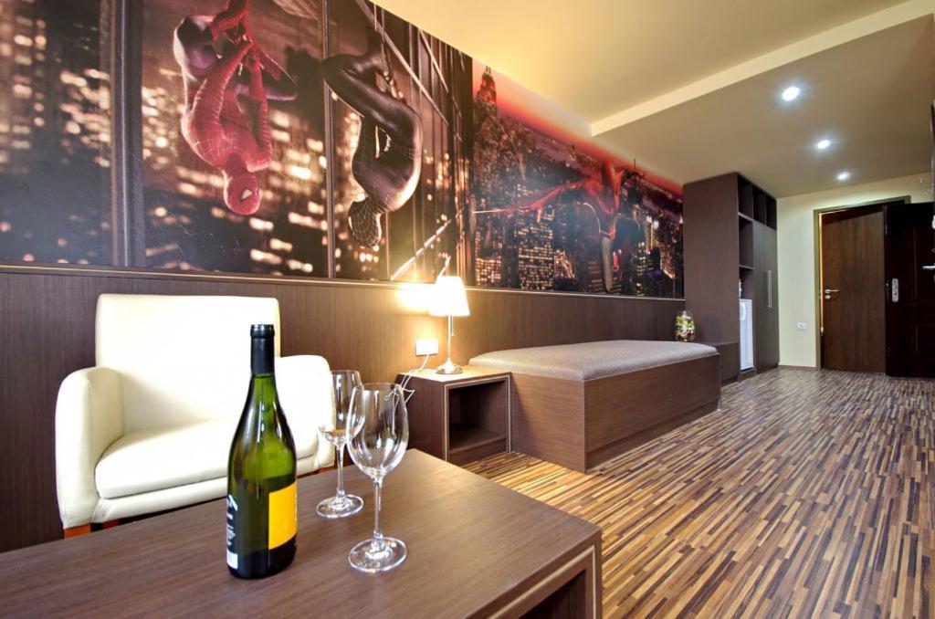 Corvin Apartman Gyula Bagian luar foto