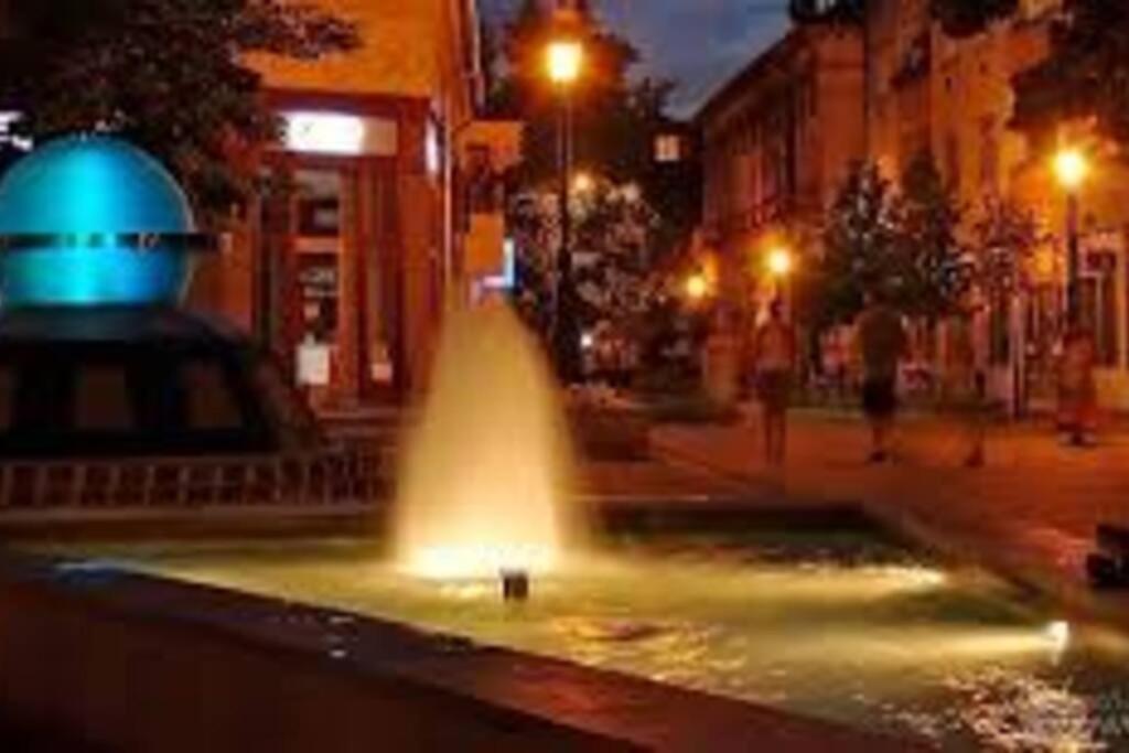 Corvin Apartman Gyula Bagian luar foto
