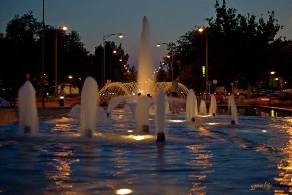Corvin Apartman Gyula Bagian luar foto