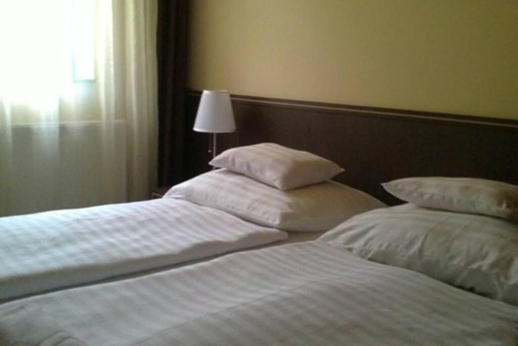 Corvin Apartman Gyula Bagian luar foto