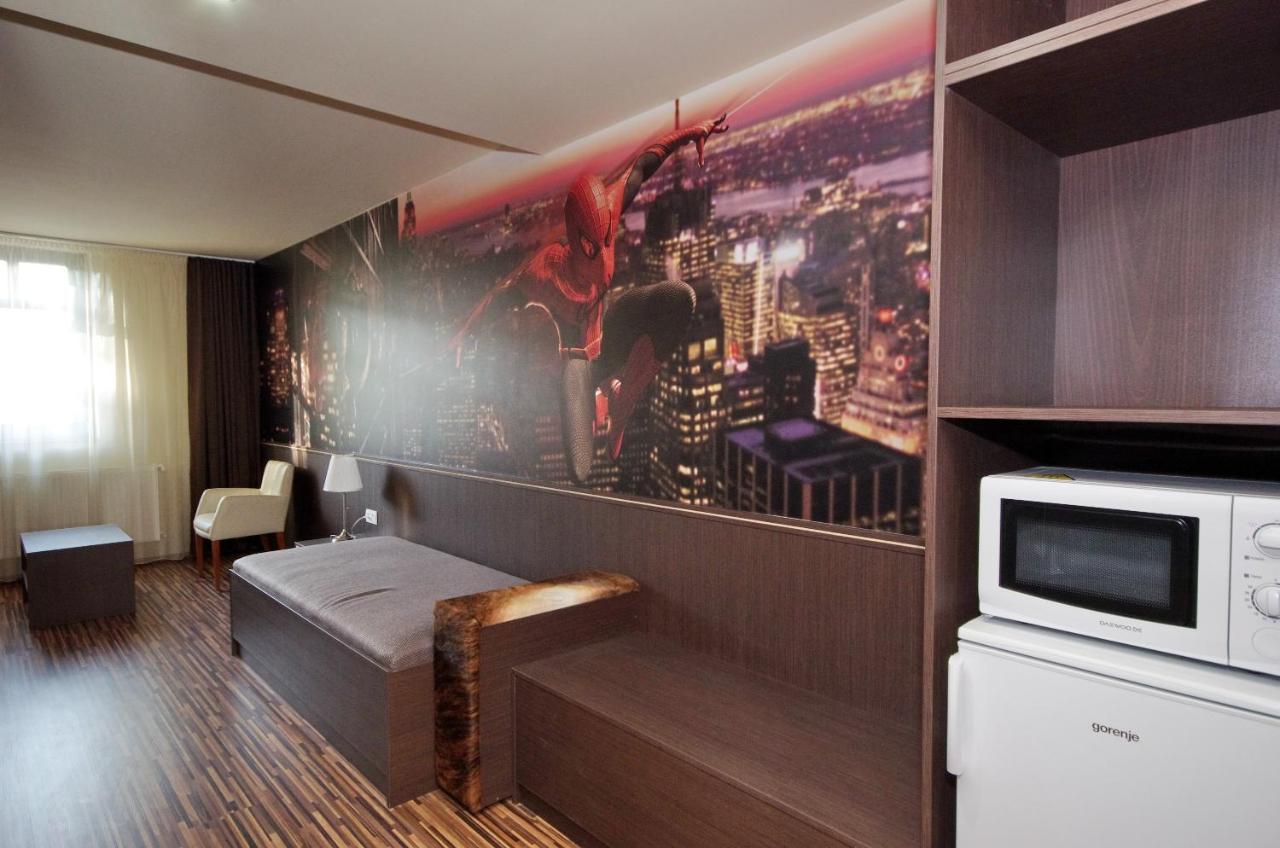 Corvin Apartman Gyula Bagian luar foto