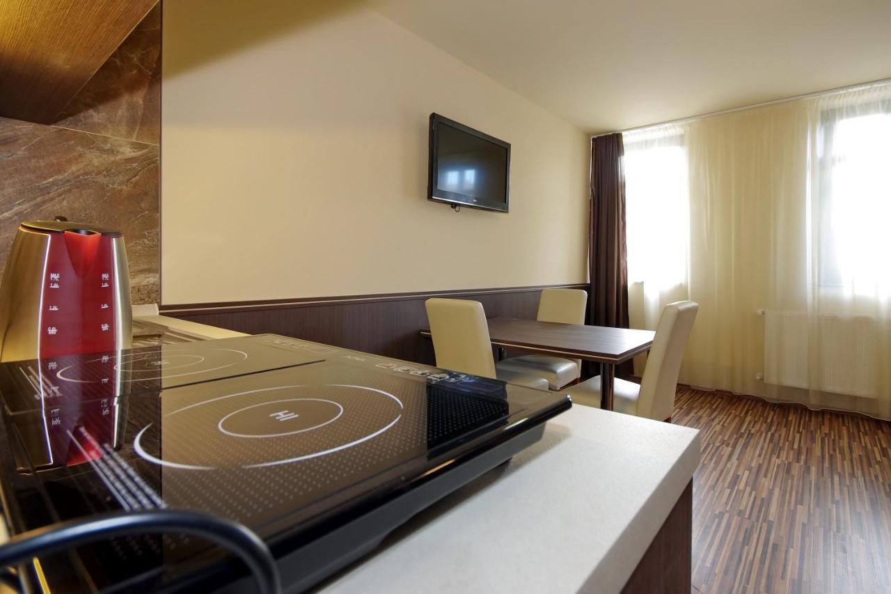 Corvin Apartman Gyula Bagian luar foto