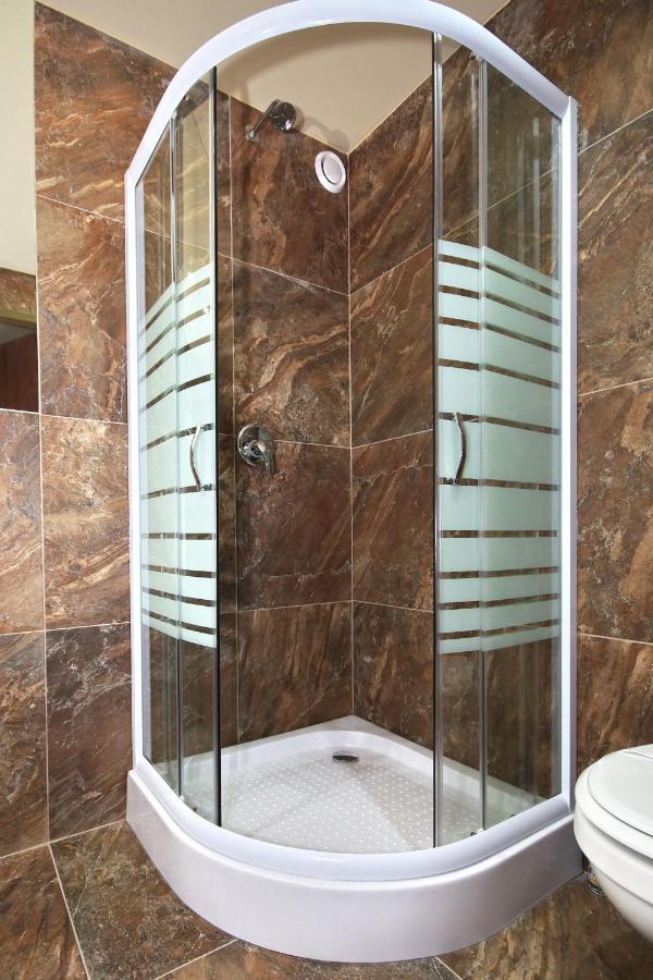 Corvin Apartman Gyula Bagian luar foto