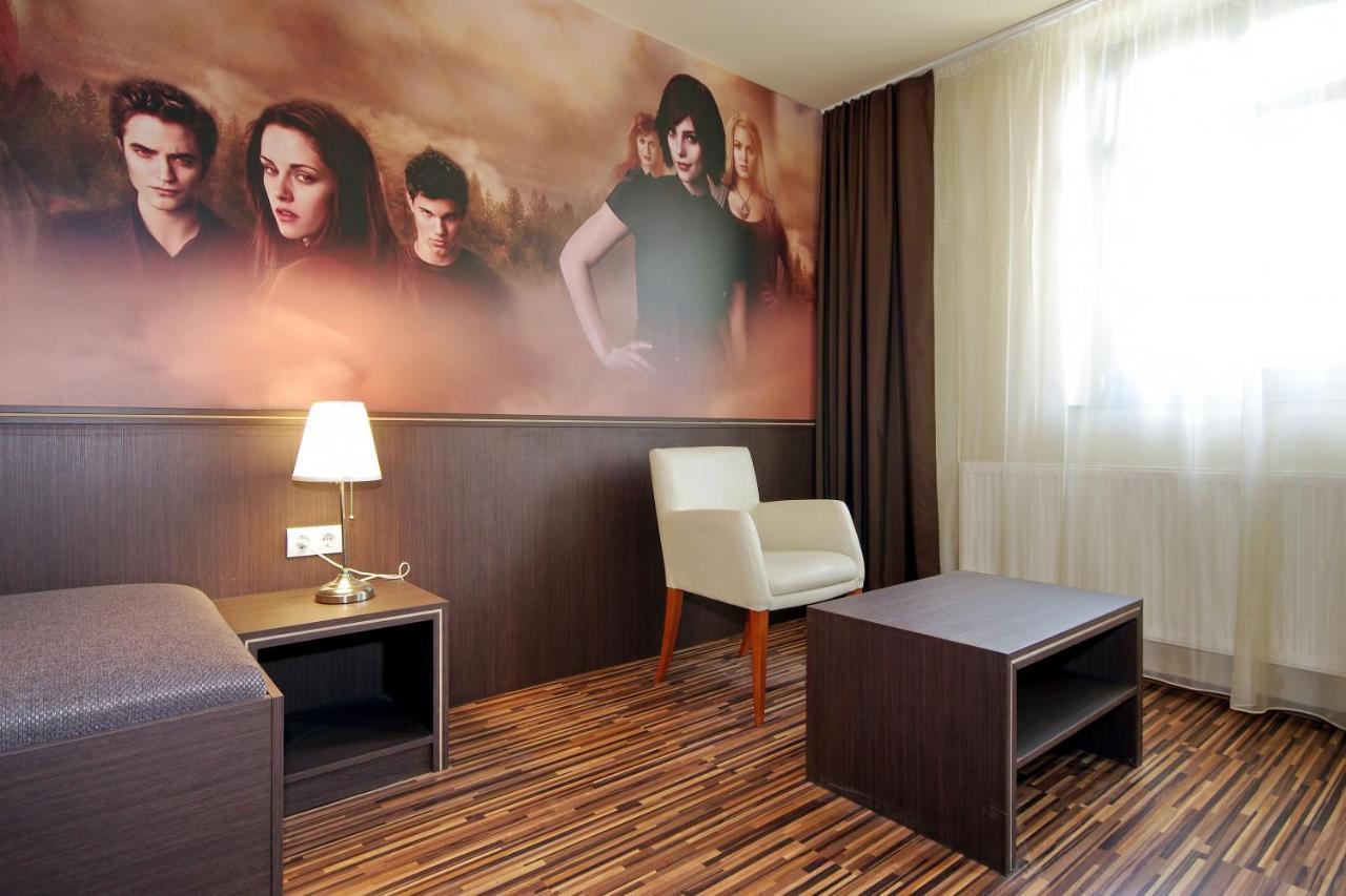 Corvin Apartman Gyula Bagian luar foto